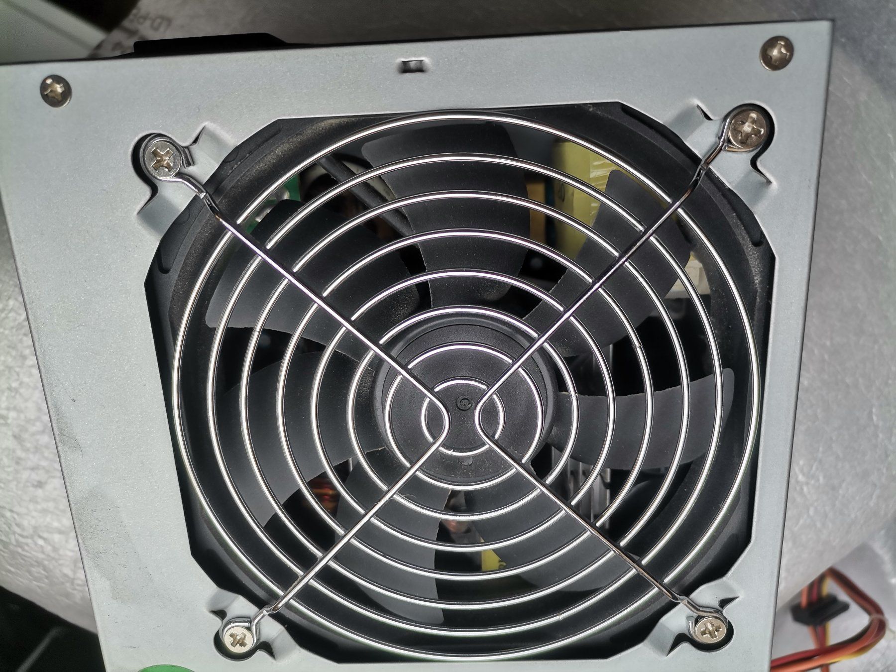 Componenti elettronici: Delux DLP-34A 550 Watt  PC Computer Netzteil – Nuovo (secondo la descrizione) da Münchwilen TG venduto da Gandalf126 1