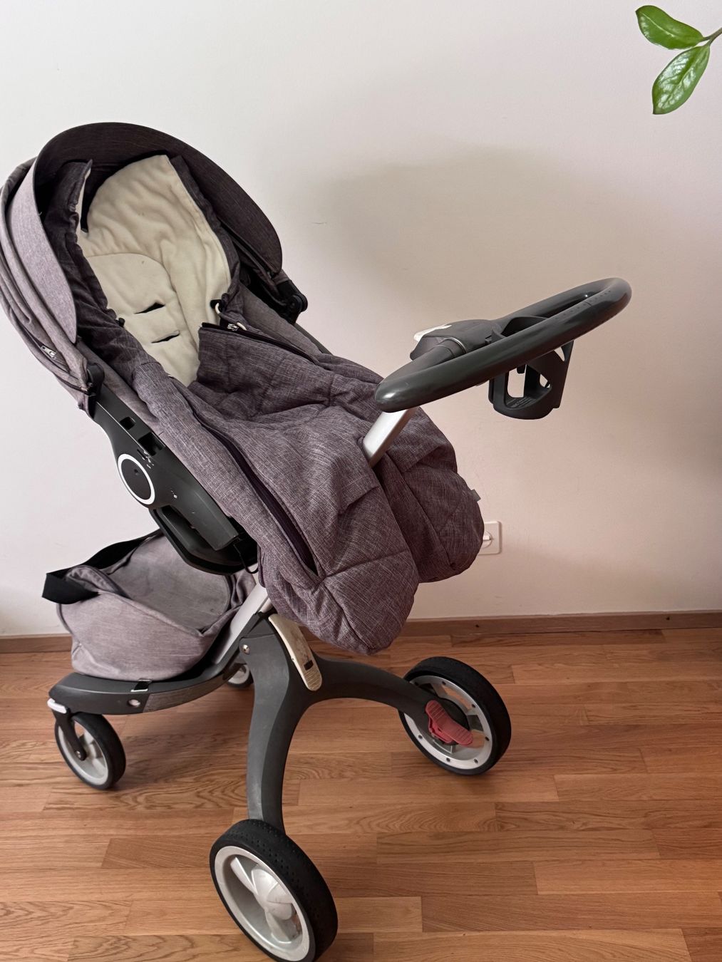 Stokke Carrozzine: Kinderwagen Stokke Xplory V5 Bundle gebraucht – Usato da Jona venduto da tambuehl01 8