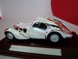 Bugatti Atlantic - Silber Edition auf gediegenem Holz - OVP