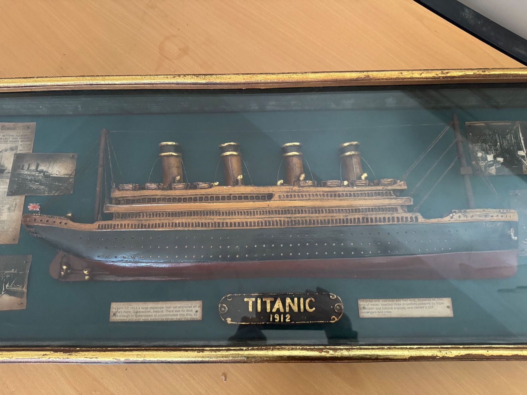 Vetrine: Titanic Schiffsmodell in Holzvitrine und Glas – Usato da Thun venduto da houzli 1