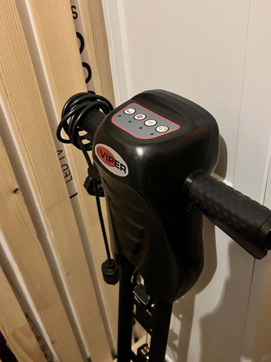 Tutte le macchine: Autolaveuse-sécheuse à batterie , état impeccable! – Nuovo (secondo la descrizione) da Sion venduto da aud_rx98 2