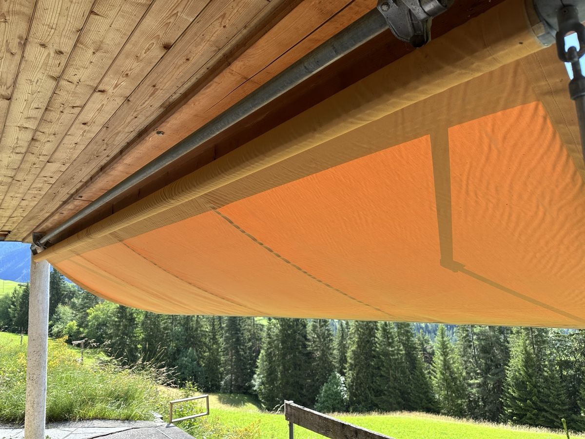 Markise / Sonnenstore, orange 5m lang, 1.6m Ausladung (Gebraucht) in  Untergeri fr CHF 100  nur Abholung auf Ricardo kaufen