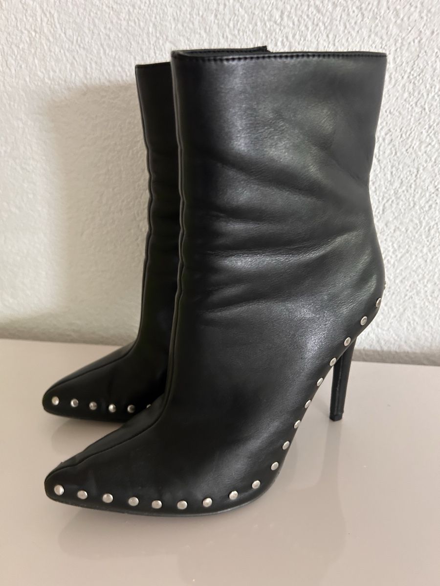 Zara Scarpe da donna: DeeZee Stiefeletten Grösse 40 mit Nieten  – Usato da St. Gallen venduto da jojan