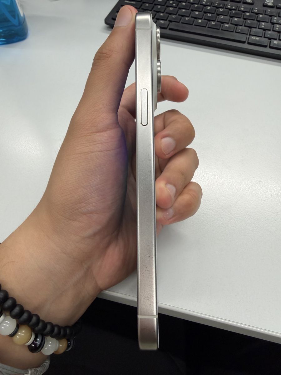 Apple Handys / Smartphones: iPhone 15 pro max 256GB – Gebraucht aus Zürich von Yoni_to 2