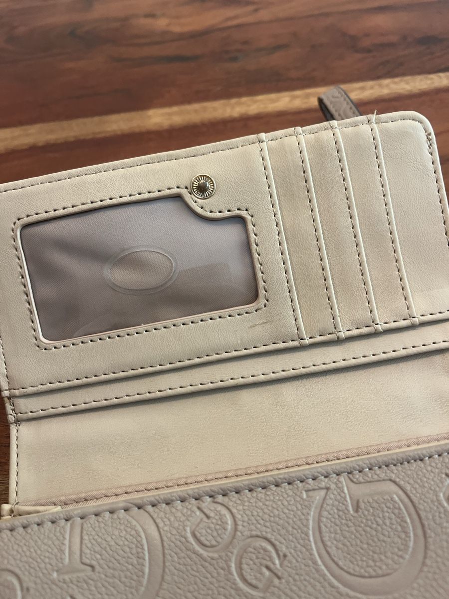 Guess Portamonete: Guess Portemonnaie – Nuovo (secondo la descrizione) da Luzern venduto da blackrose_101983 3
