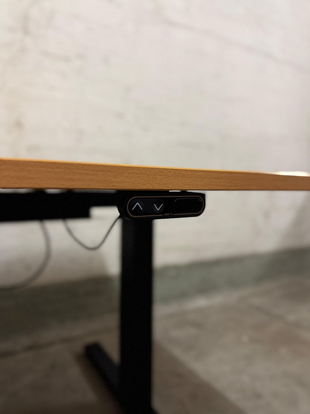 Scrivanie: Lista Office elektr. verstellbarer Sitz-/Stehtisch – Usato da Zürich venduto da dom_l879 2