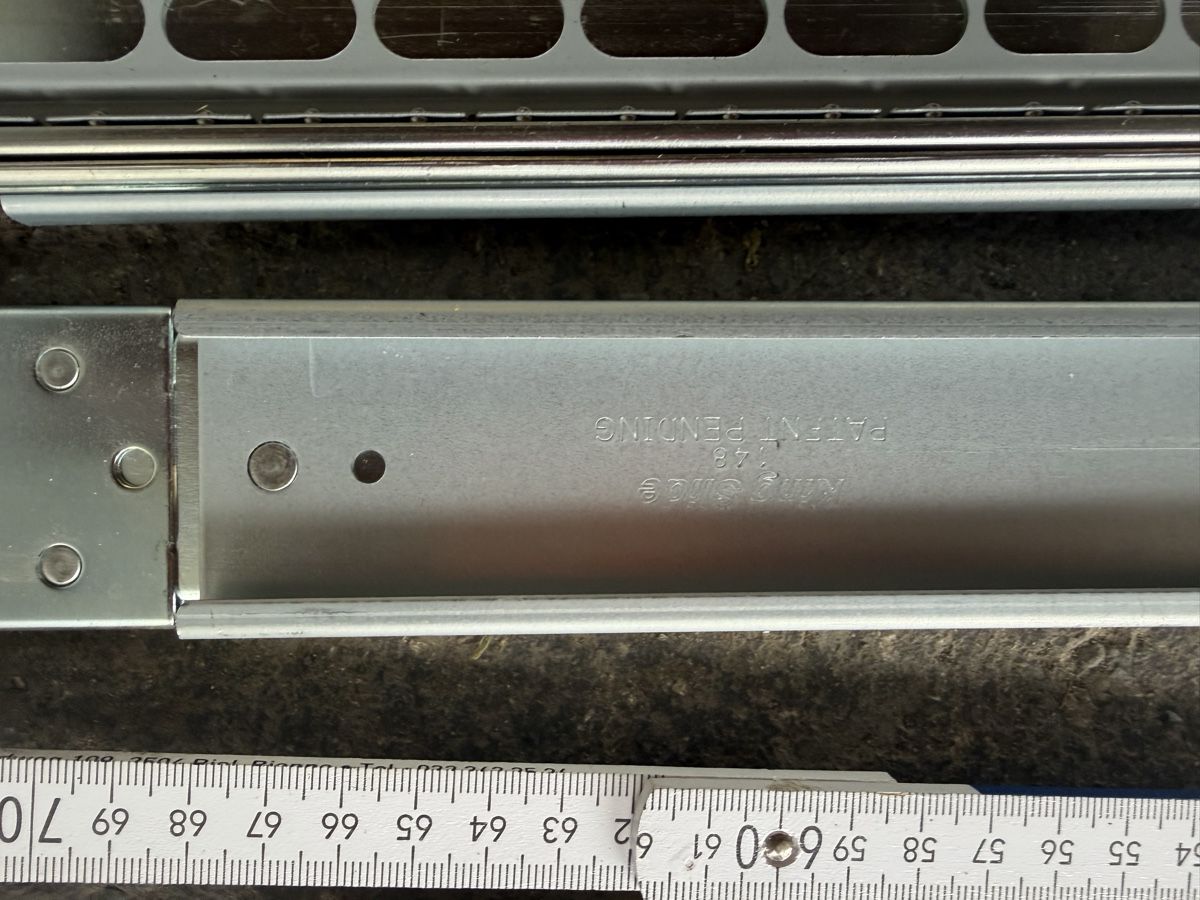 Hewlett Packard Racks & Ständer: Server Rack Einbau Schine , 2,Satz – Gebraucht aus Zürich von Zvijerka 3