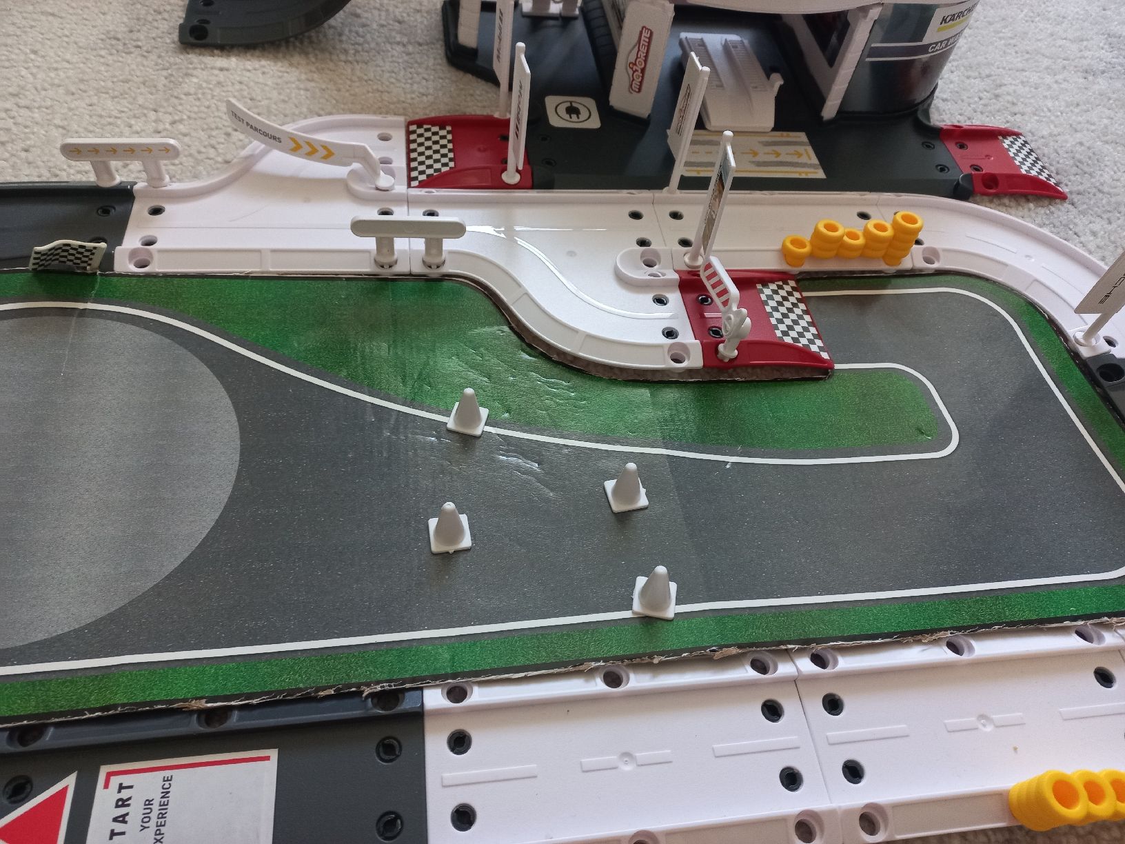 Majorette Circuits: Circuit majorette Porsche Experience center – D'occasion à Le Landeron par Liline89 2