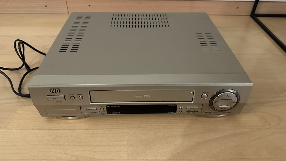 JVC Lettore multimediale & Streamer: Lecteur super vhs – Nuovo (secondo la descrizione) da lausanne venduto da Blera1987 1