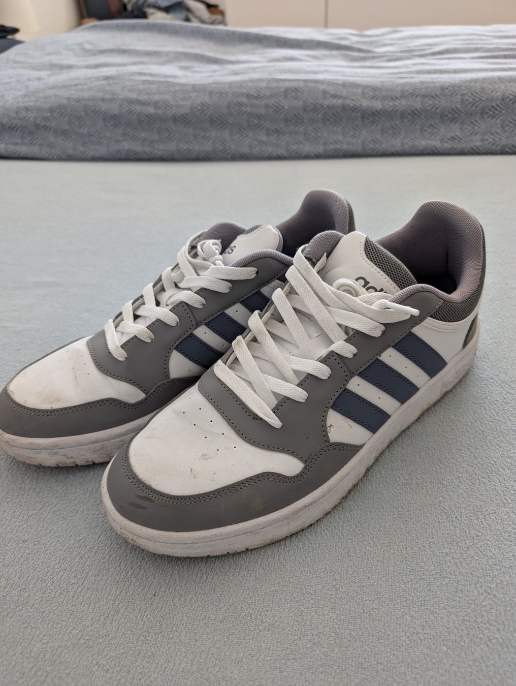 Adidas Scarpe da uomo: Adidas Sneaker Grösse 43 gebraucht – Usato da Heerbrugg venduto da Shuyin 1