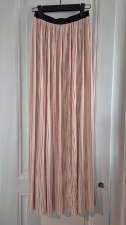 Rock gefaltet in rosa