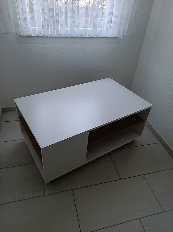 Tavoli: Couchtisch / Sofatisch weiss – Usato da Illnau venduto da steve291097