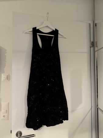 Schwarzes Kleid mit Pailletten Gr. M Mango, neuwertig!