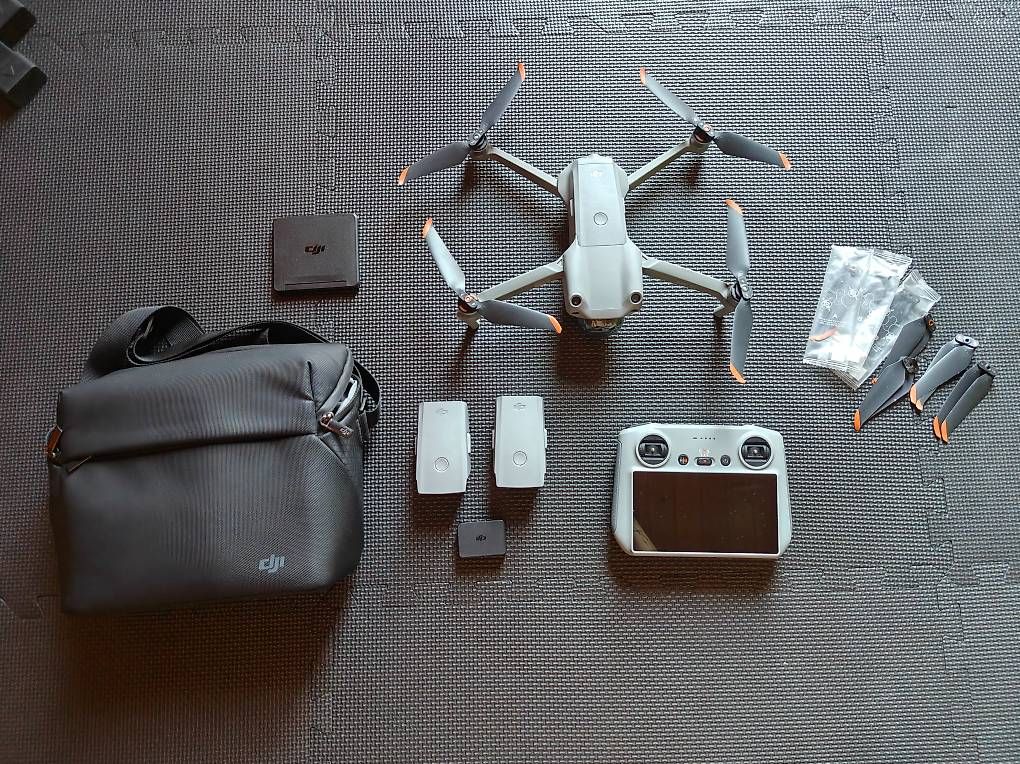 DJI Modellismo RC: DJI Air 2S Fly More Combo mit RC Controller - Top Zustand – Usato da Obergoldbach venduto da joe_gzj8