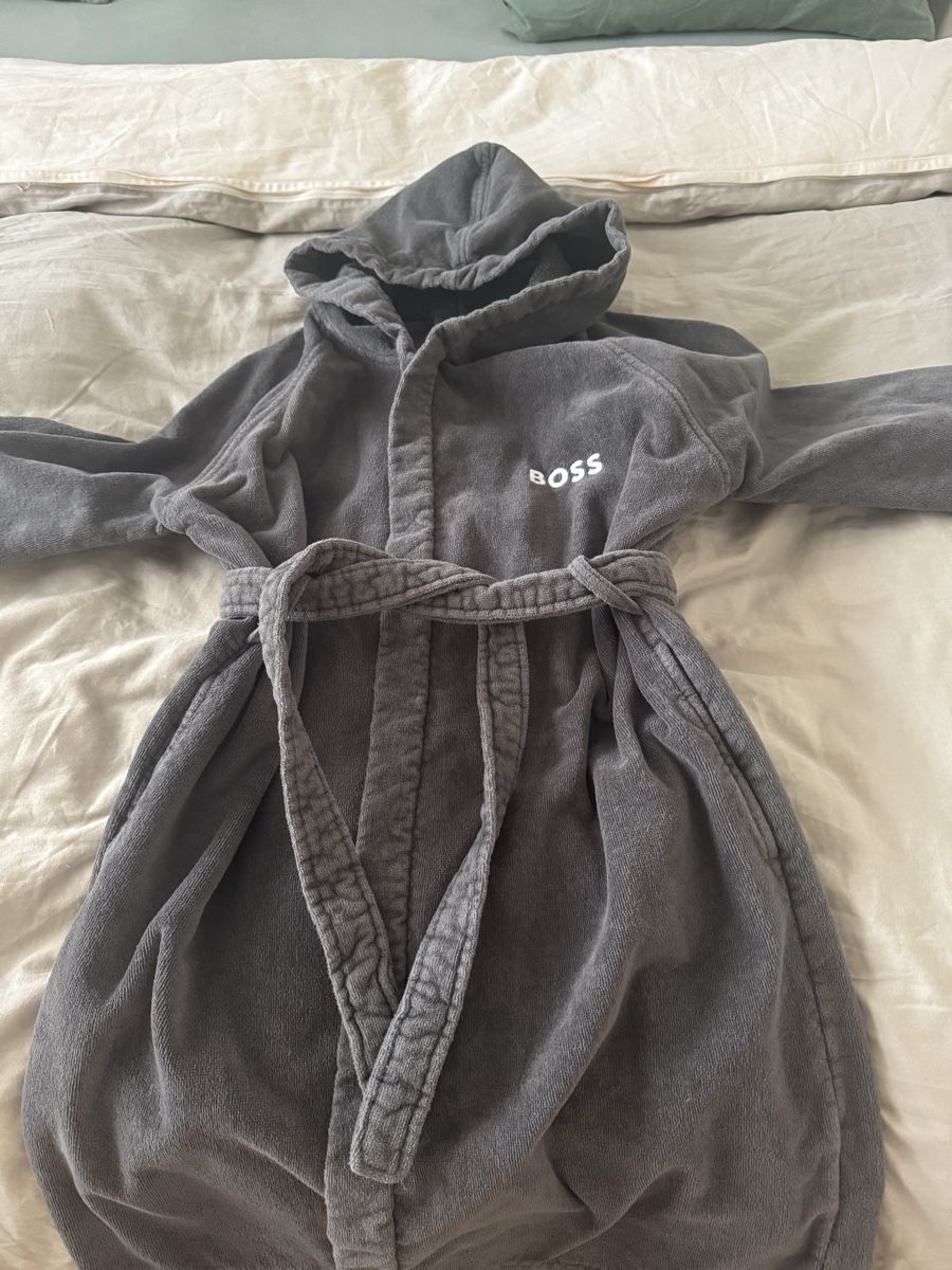 Hugo Boss Accappatoi: Hugo Boss Bademantel Grau – Usato da Embrach venduto da lady_t_ 1