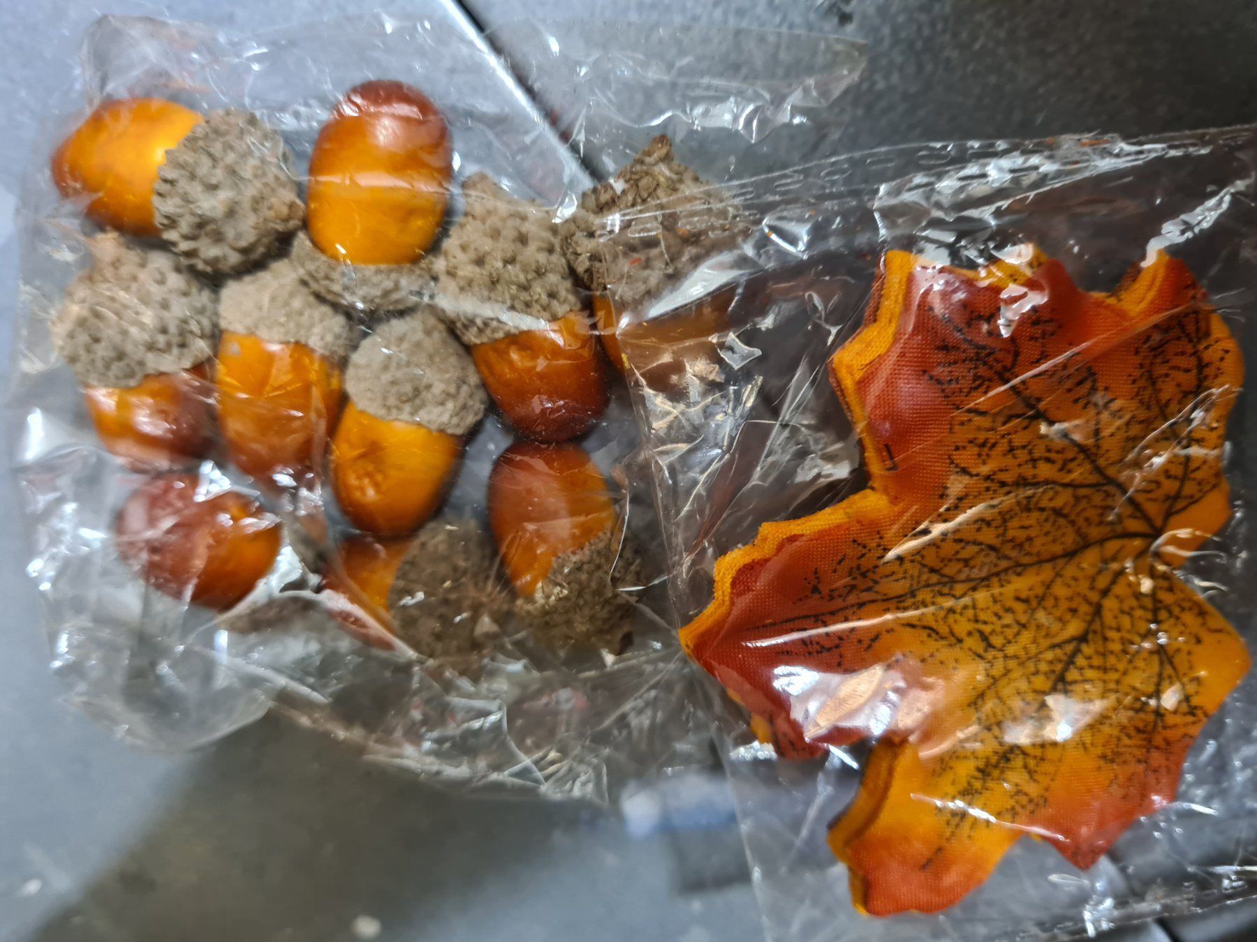 Tutte le decorazioni: Herbst Deko Streublätter&Eicheln originalverpackt – Nuovo e nell'imballaggio originale da Amriswil venduto da kleindeko 1