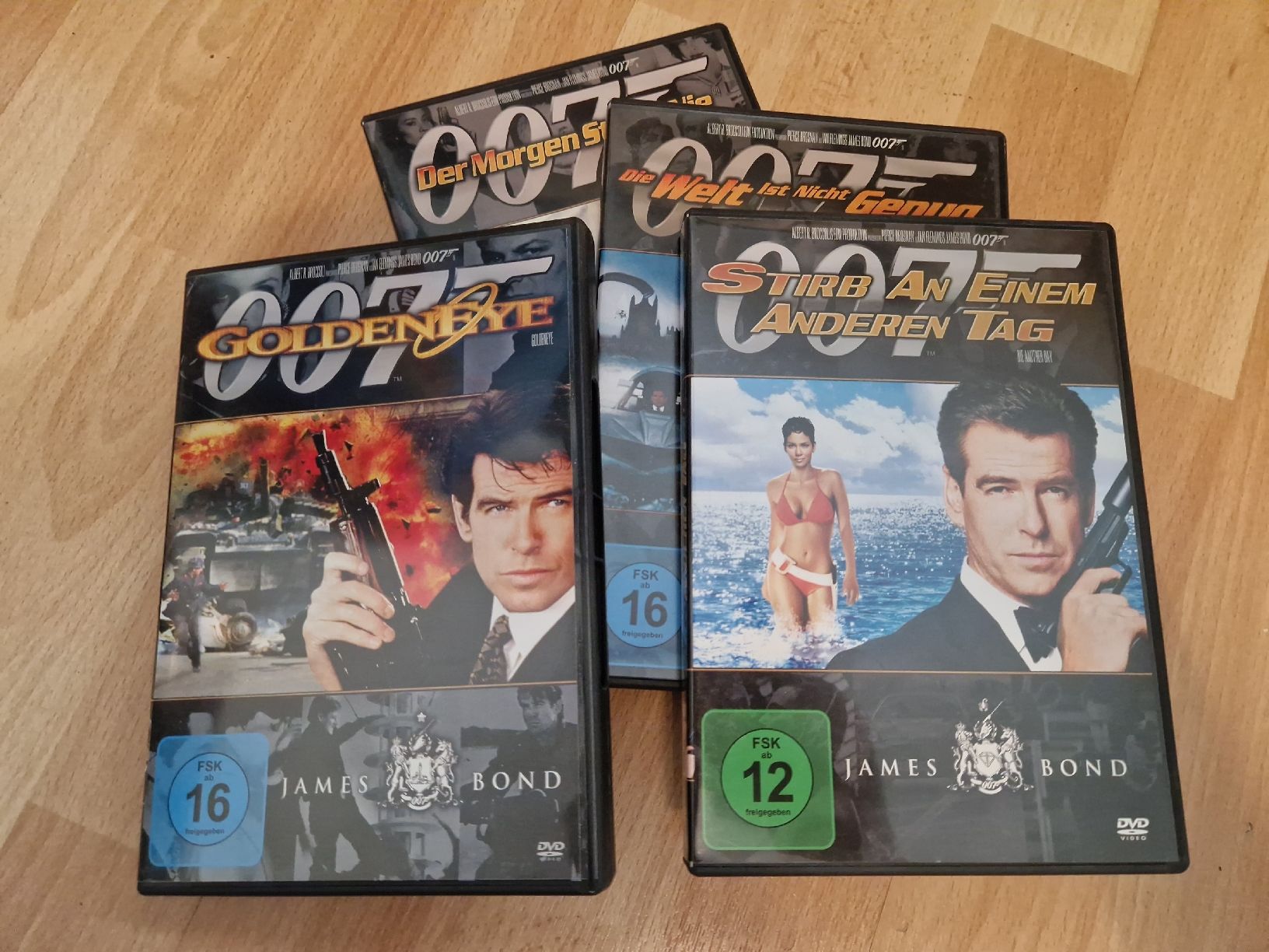 Tous les DVDs: JAMES BOND – D'occasion à Zürich par Arianco