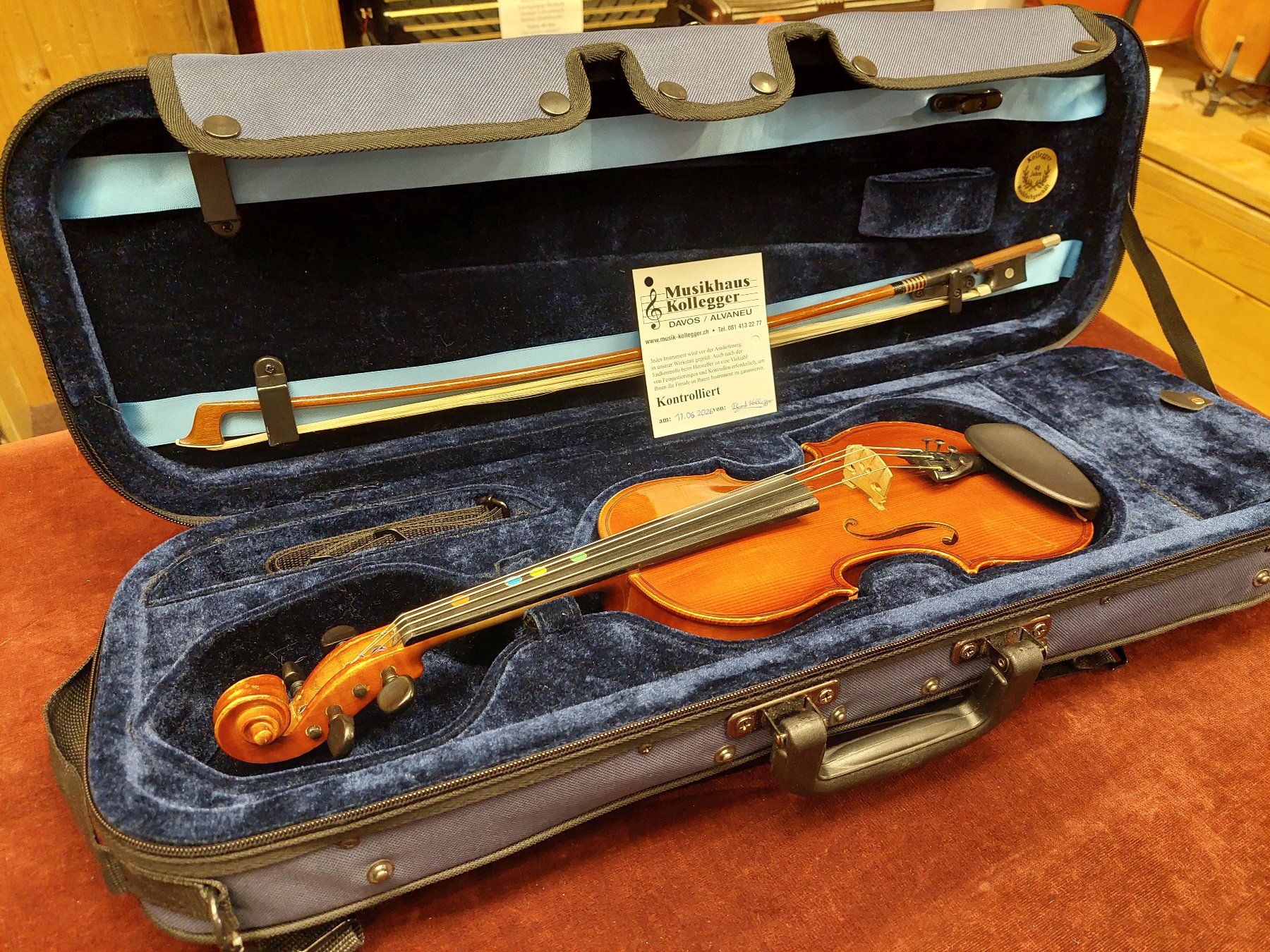 Musikinstrumente: Geige 1/4 Ideales Schulinstrument vom Fachgeschäft geprüft – Gebraucht aus Davos-Platz von musikhauskollegger