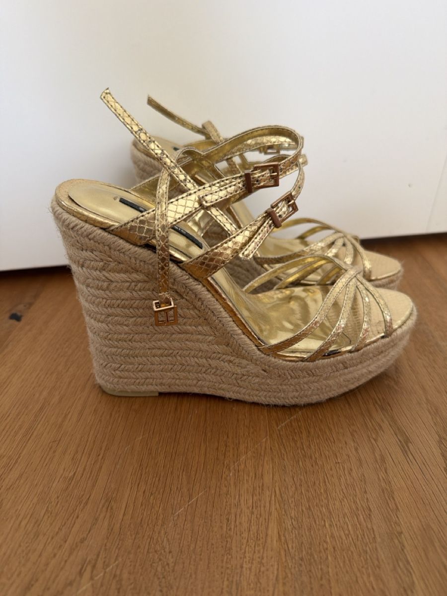 Zara Scarpe da donna: Gold Espadrille Wedge Sandals  – Usato da Stallikon venduto da RTagel 1