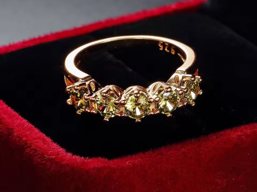 Anelli: Bague Péridots – Nuovo e nell'imballaggio originale da St-Maurice venduto da Sandrinette123