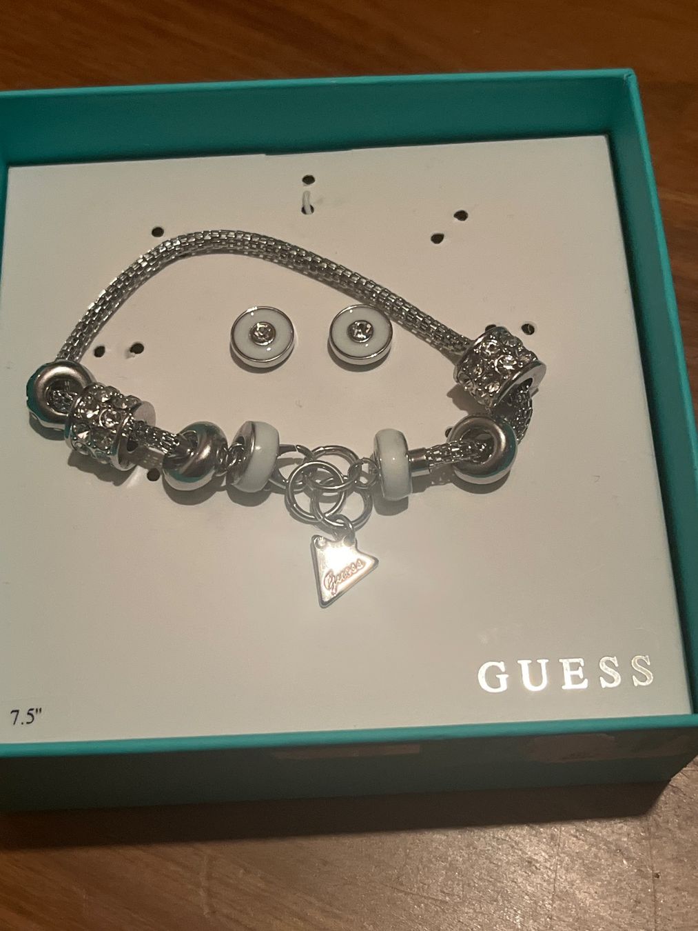 Guess Armbänder & -reifen: Guess – Gebraucht aus Frauenfeld von Lollipop77