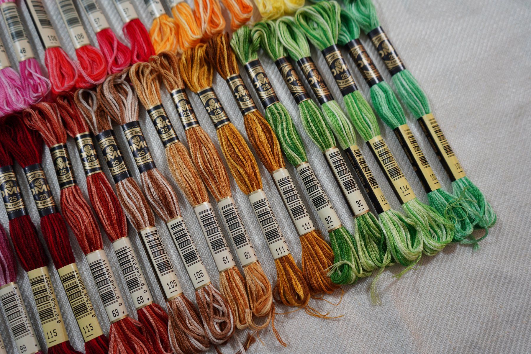 Cordicelle & Fili: 56 DMC Mouliné Spécial Multicolor Art 117 - LOSB3 – Nuovo e nell'imballaggio originale da Mels venduto da DACRI 8
