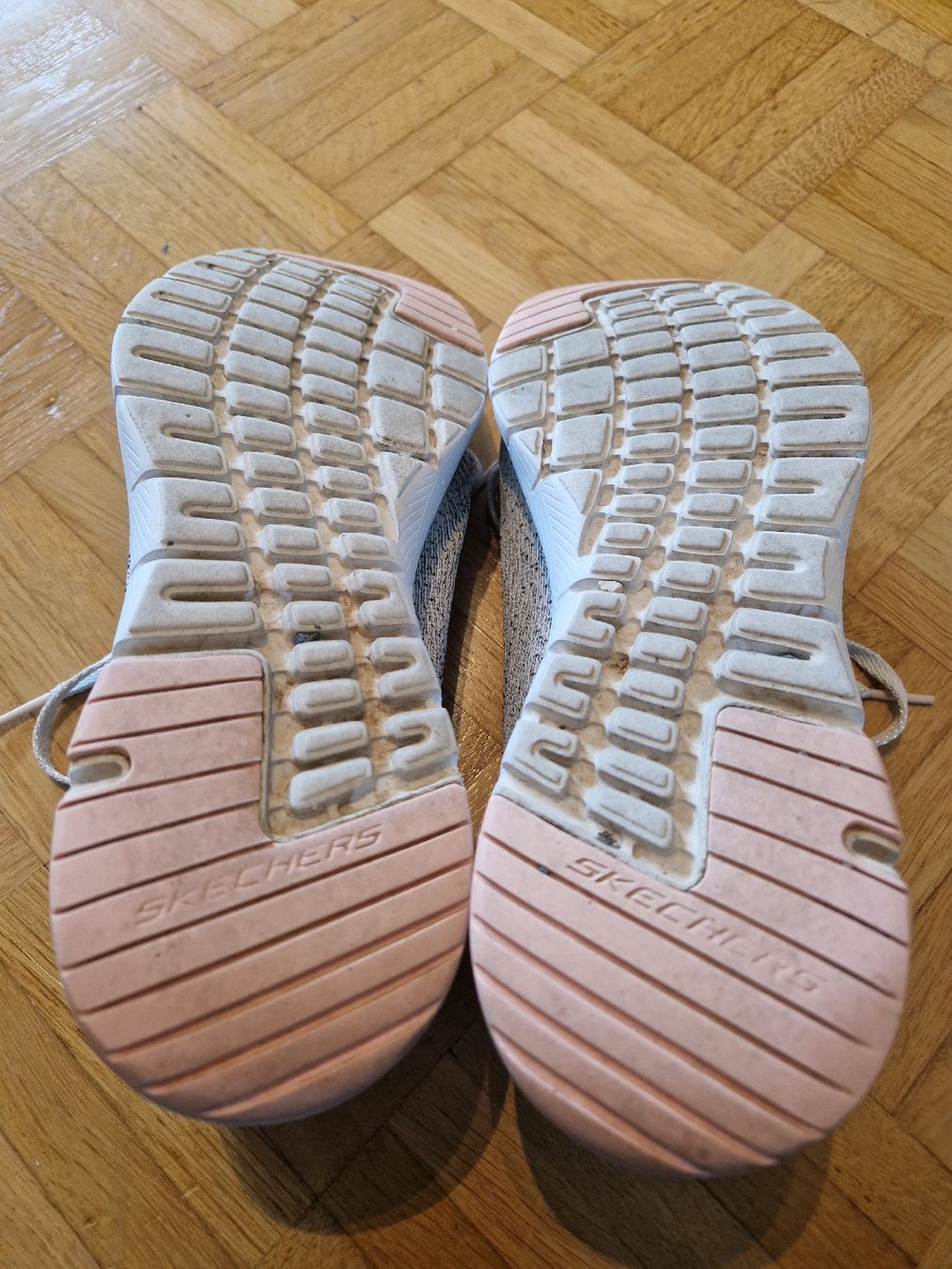 Skechers Damenschuhe: Skechers Gr. 39 Grau/Rosa – Gebraucht aus Reinach BL von Tinkerbelly27 2
