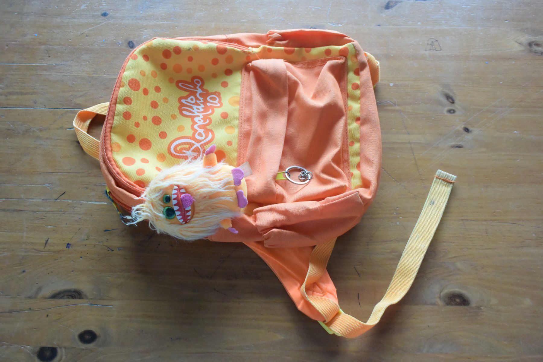 Borse & Zaini: Oranger Kinderrucksack (Krippe, KiGa, etc. mit einem Monster – Usato da Densbüren venduto da TutaLarsen