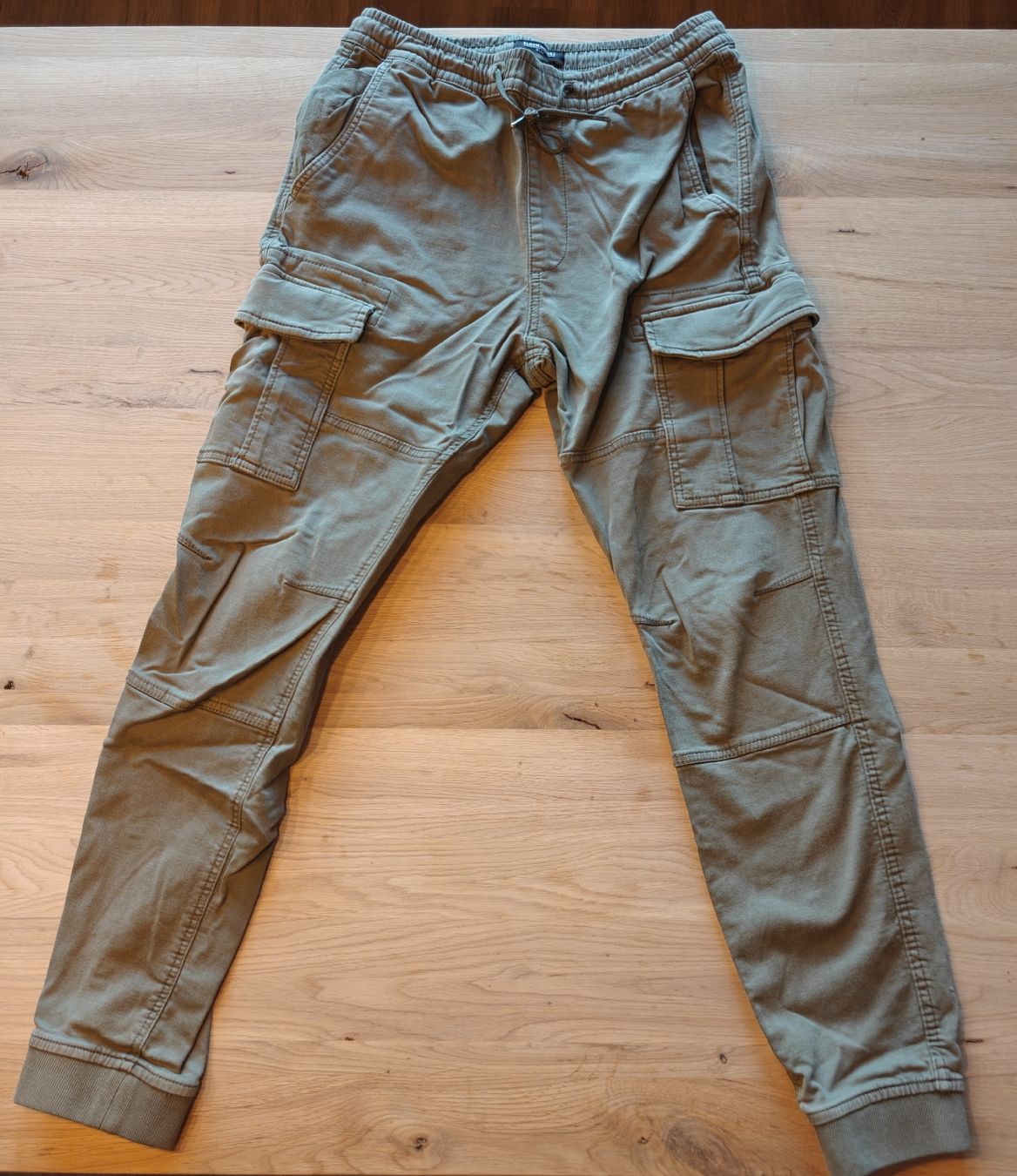 Pantaloni: Zwei Cargo Hosen – Usato da Forst venduto da Ramonnoel 4