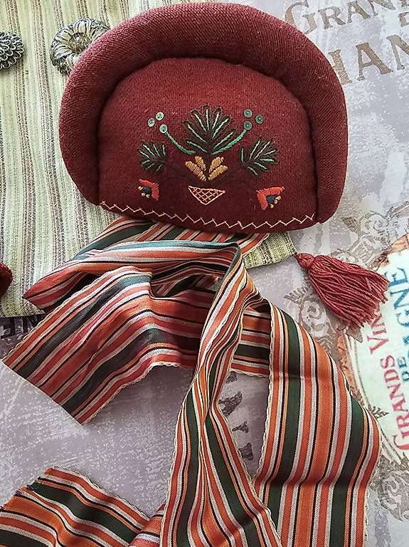 Costumi: BASELBIETER WINTER SONNTAGS TRACHT GR38 – Usato da Binningen venduto da Oberpfeiffe 1