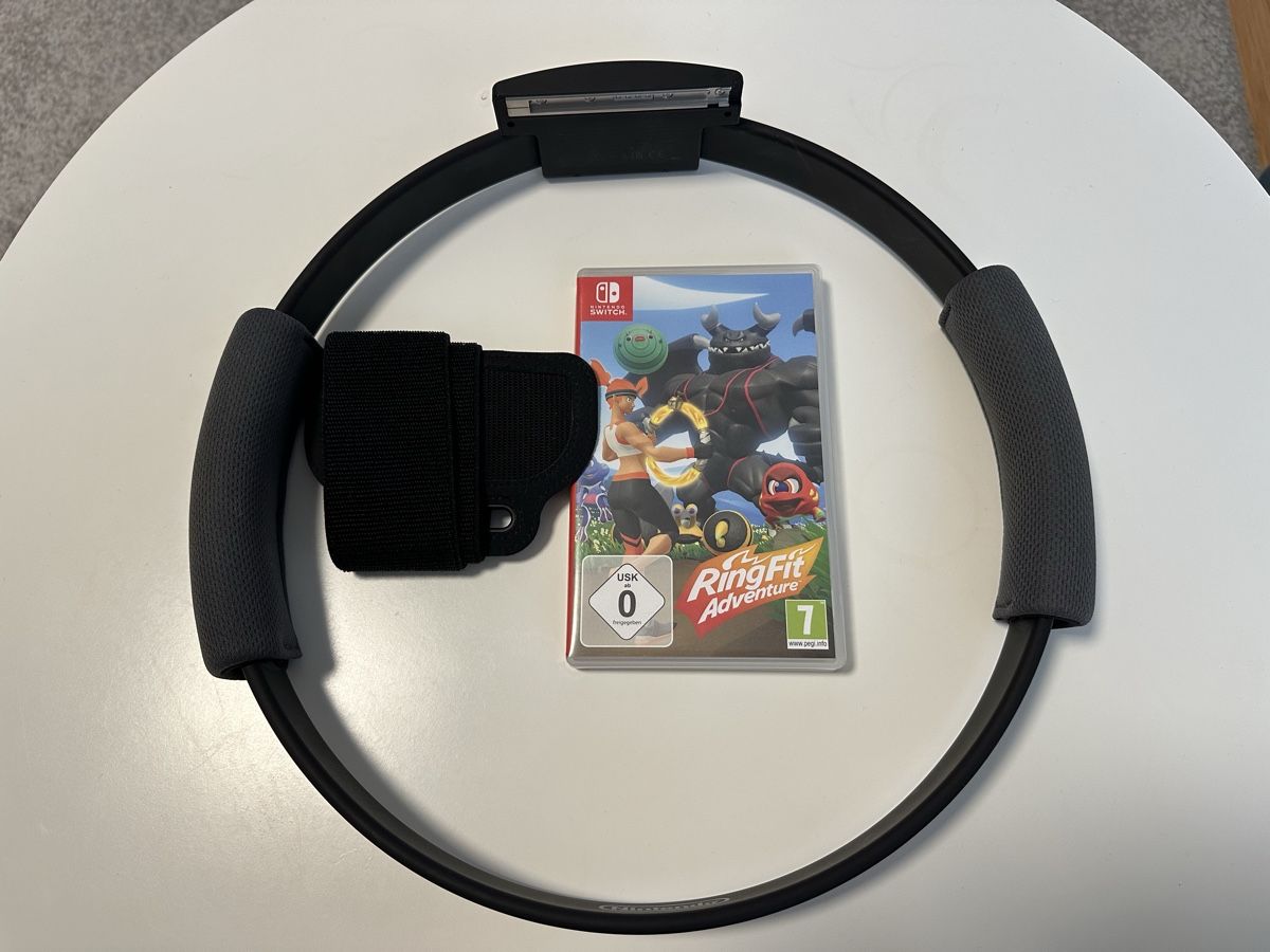 Nintendo Giochi: Nintendo Switch Ring Fit Adventure with all accessories – Usato da Zürich venduto da adilet