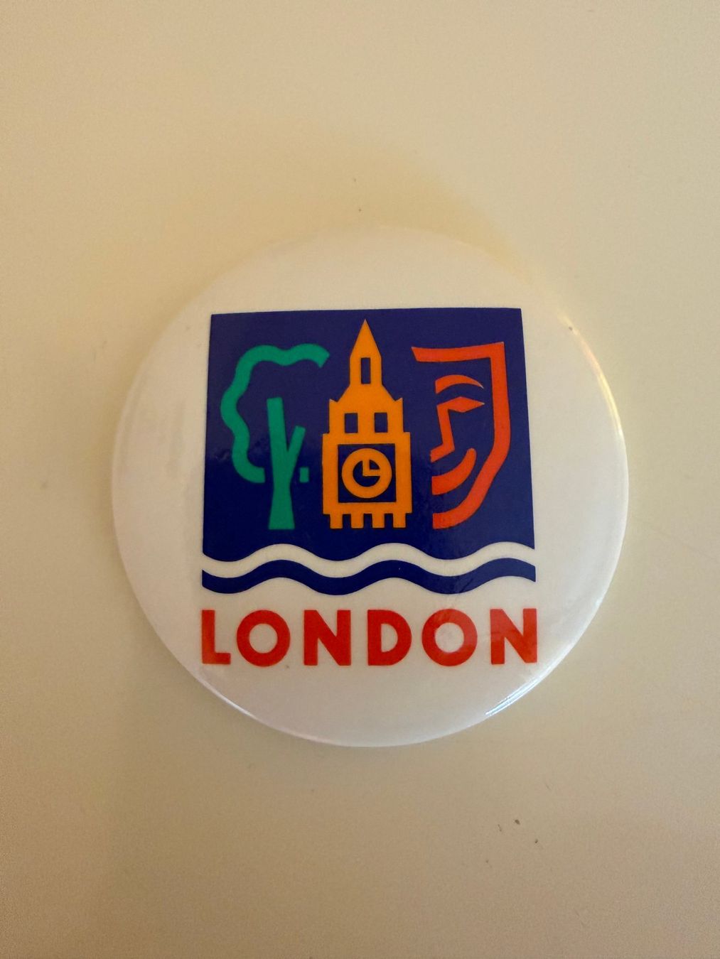 Placchette & Badge: Vintage Anstecker "London" – Usato da Grüningen venduto da saya14