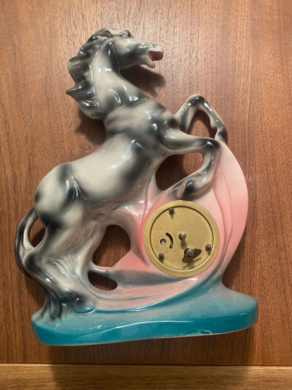 Orologi: Uhr mit Pferd aus Keramik – Usato da Schwyz venduto da Trofana 1
