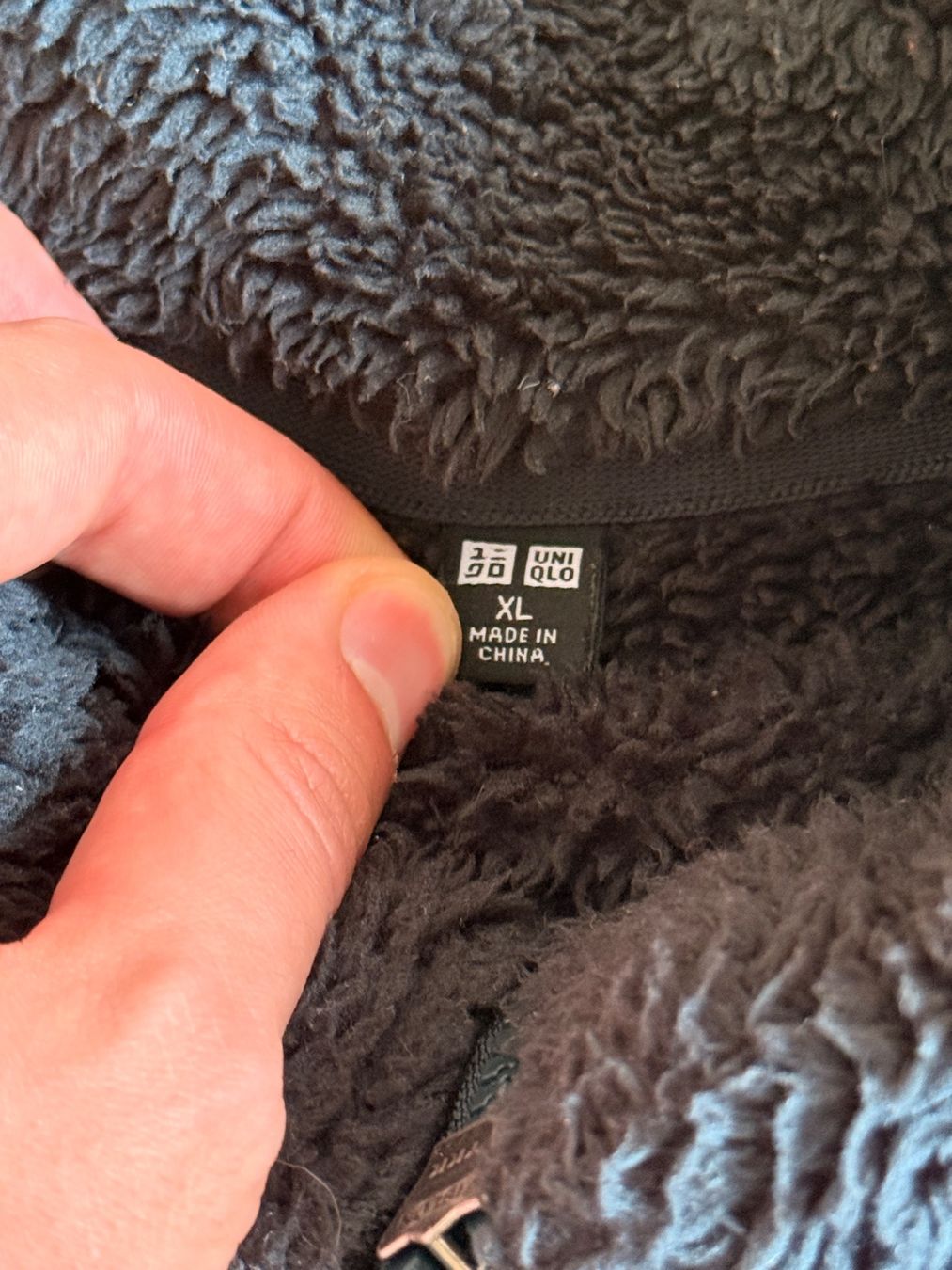 Uniqlo Giacche: Fuzzy Jacke Uniqlo dunkelgrün – Usato da Zürich venduto da Basilou98 2