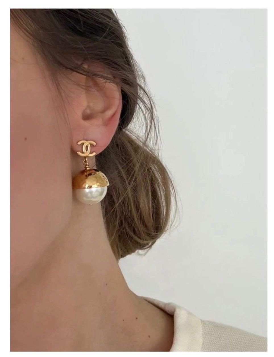 Chanel Orecchini pendenti & Orecchini a lobo: Chanel Ohrringe mit Perlen /  Neu, mit Box – Nuovo (secondo la descrizione) da Zürich venduto da ReStyle. 1