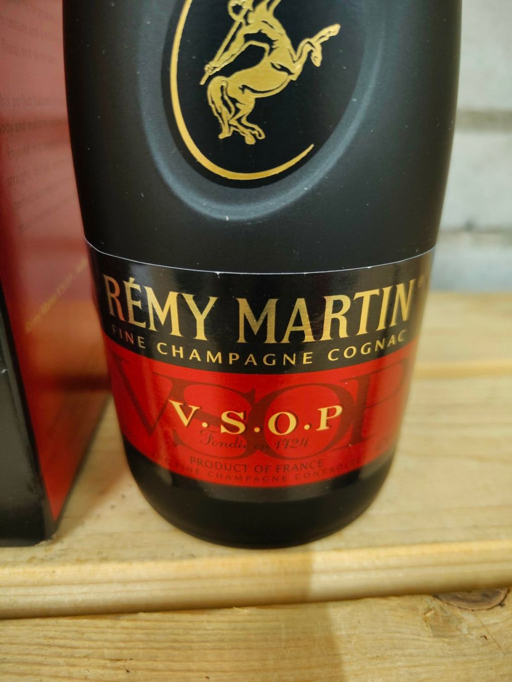 Rémy Martin Bevande alcoliche: Cognac Remy Martin VSOP 0.7l/40%, – Nuovo e nell'imballaggio originale da Münchenstein venduto da wusmarino 3