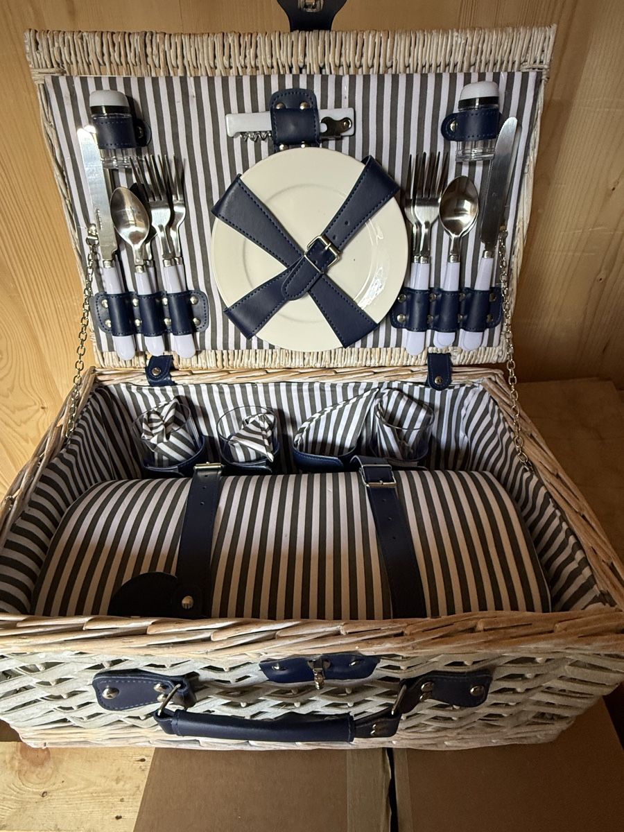 Altro per la casa: Cesto picnic – Nuovo e nell'imballaggio originale da Mesocco venduto da Jeyess