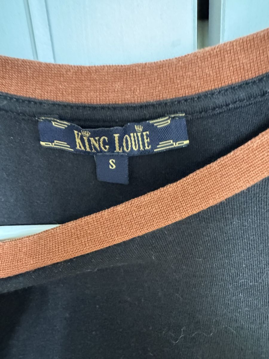 King Louie T-shirt: King Louie T-Shirt – Nuovo (secondo la descrizione) da Basel venduto da Glamourpourtoi 2