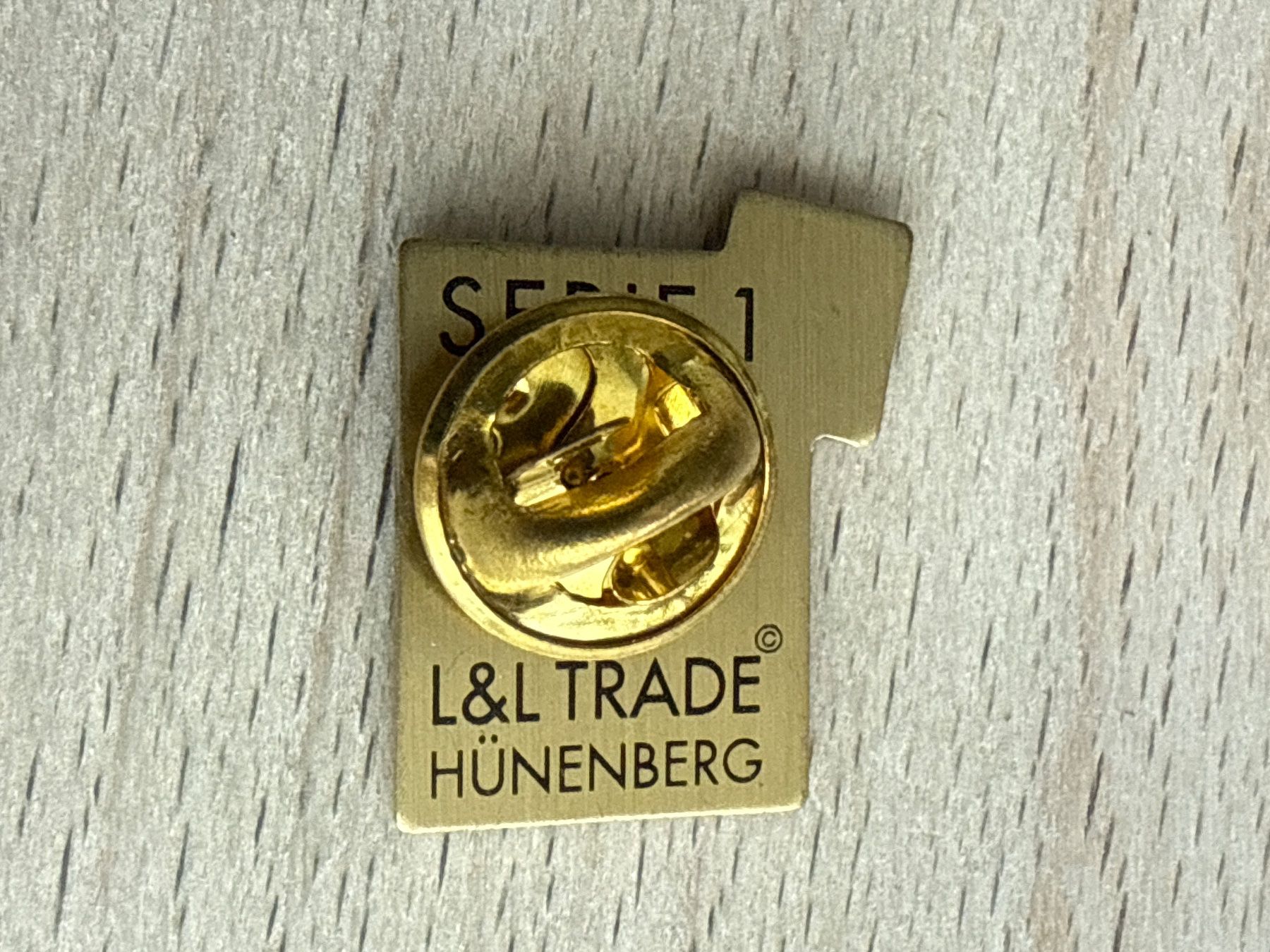 Plaquettes & Badges: Pin Zweifel Snacks A. Sutter – D'occasion à Glattbrugg par Schweigmatt 1