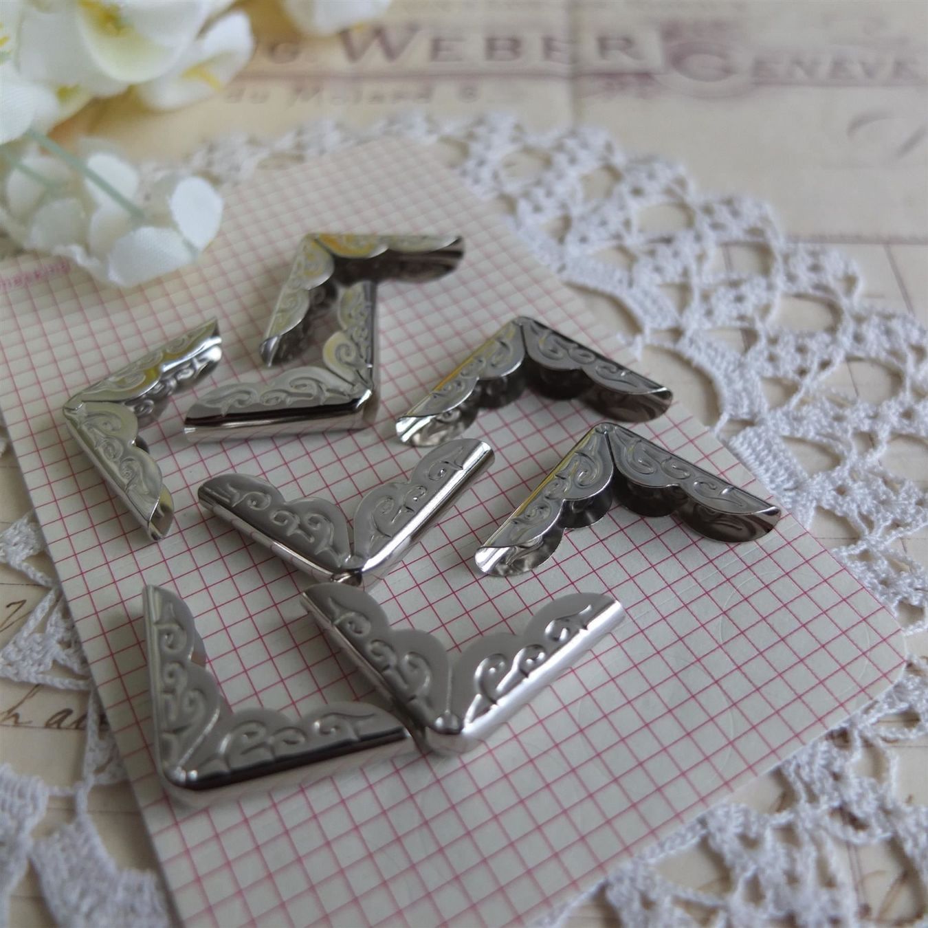Materiale per decorazioni: 8x Applikation Metall Ecke Look Silver – Nuovo (secondo la descrizione) da Meyrin venduto da laservette99