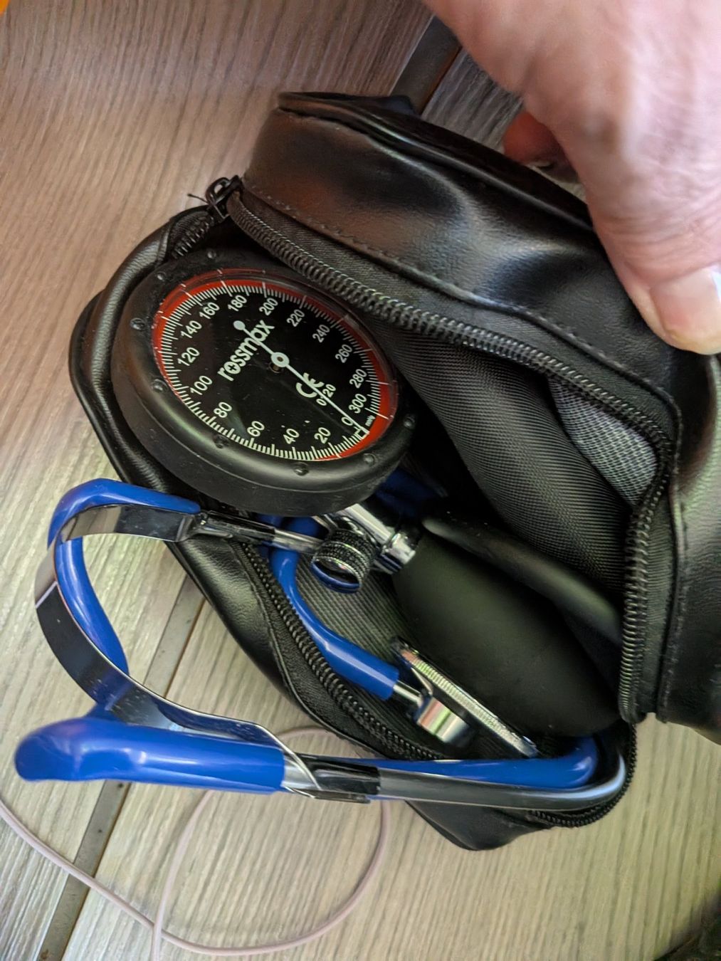 Attrezzature mediche: Blutdruck Messgerät – Usato da Bern venduto da Degero 1