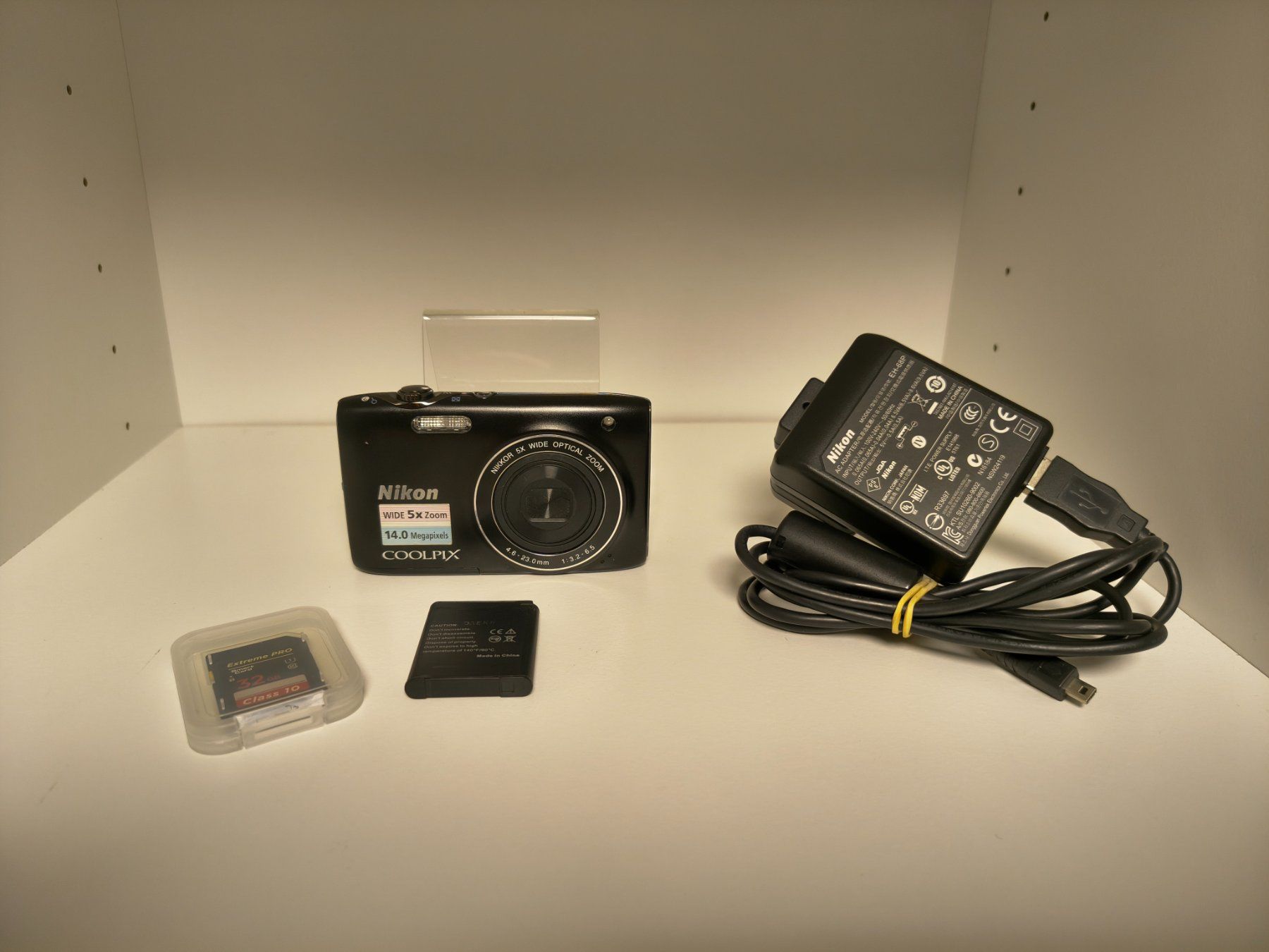 Nikon Fotocamera: Digitalkamera - Nikon Coolpix S3100 mit Ladegerät – Usato da Schaffhausen venduto da thugNme