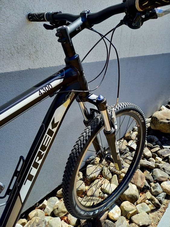 Trek 4 series 4300 deals mountain bike