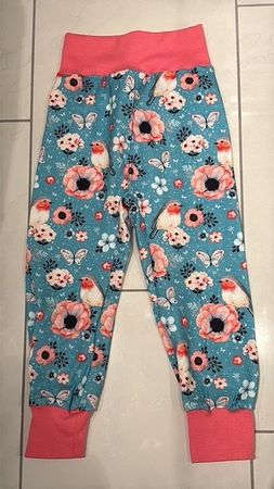 Pumphose mit Vögel, Schmetterlinge und Blumen Gr. 98/104 Neu