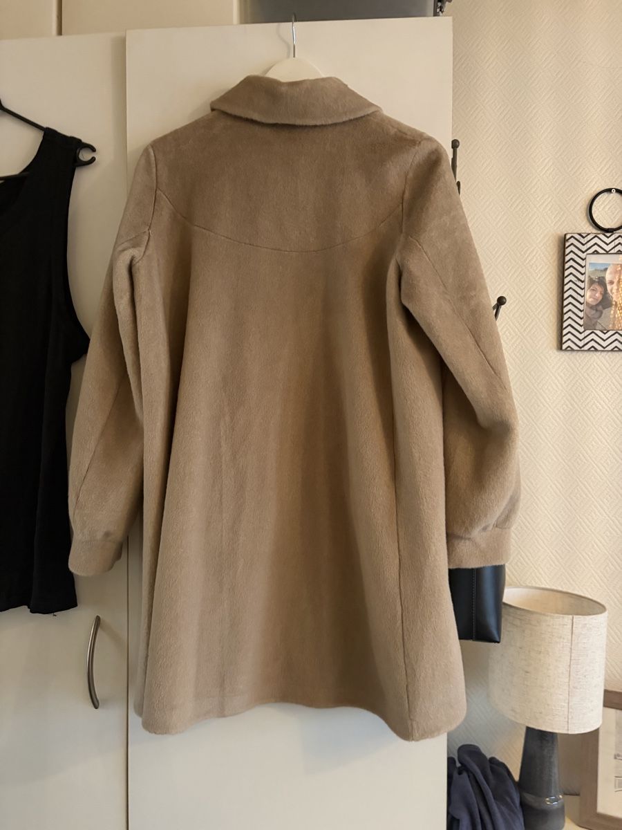 Cappotti: Leonardo Oversize Mantel – Usato da Basel venduto da Brunner.T 3