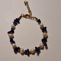 Handgemachtes Armband mit Edelsteinen