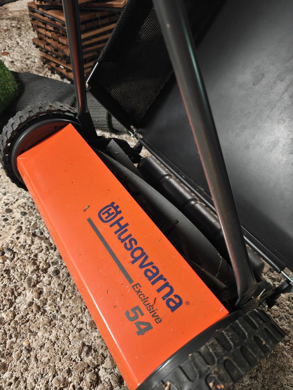Husqvarna Tagliaerba: Husqvarna Handrasenmäher 54 + Grasfänger – Usato da Bonstetten venduto da Zuriko 2