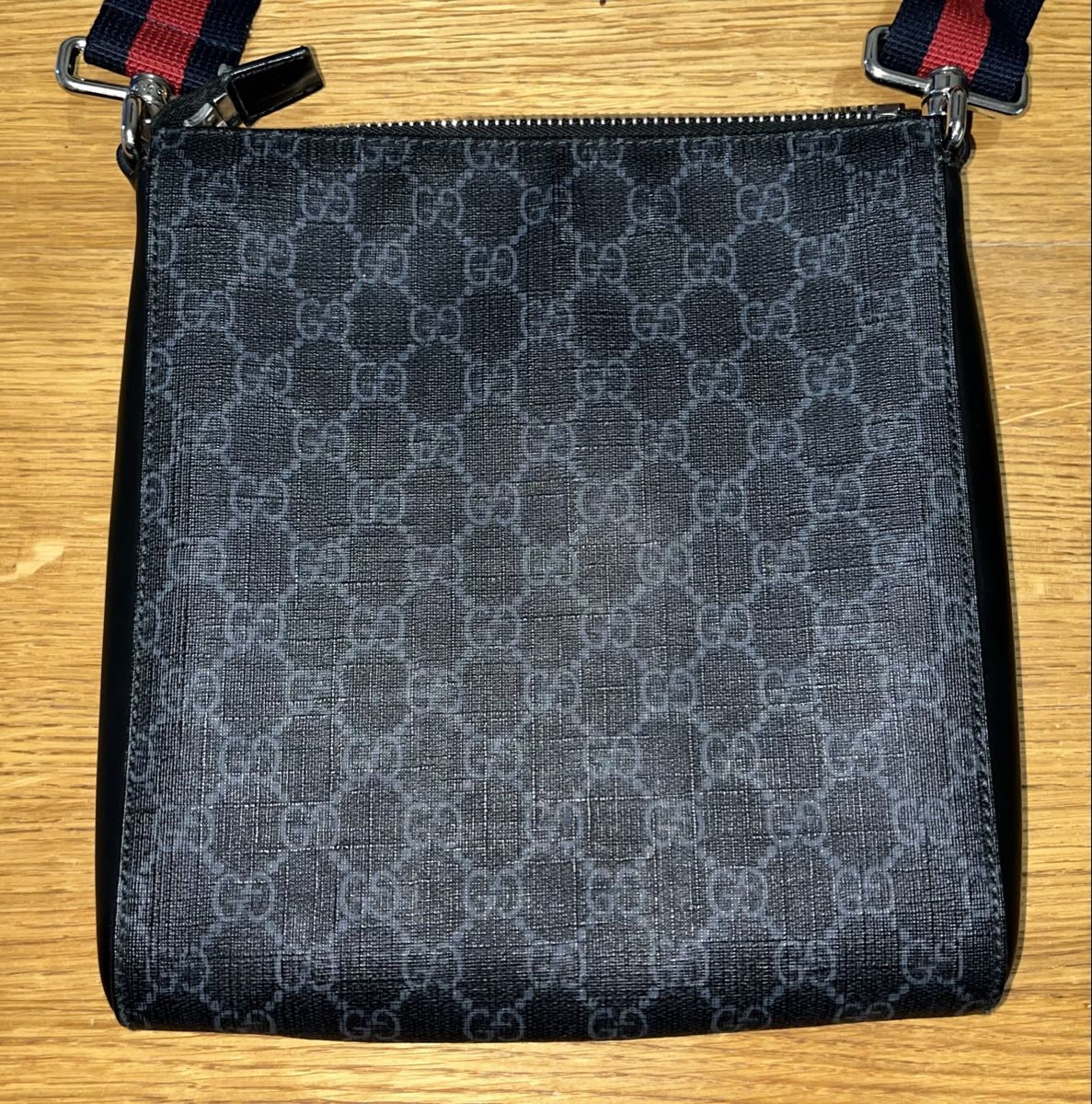 Gucci Altro in  Abbigliamento & Accessori: Sacoche Gucci noir  – Usato da Renens venduto da zahirham 2