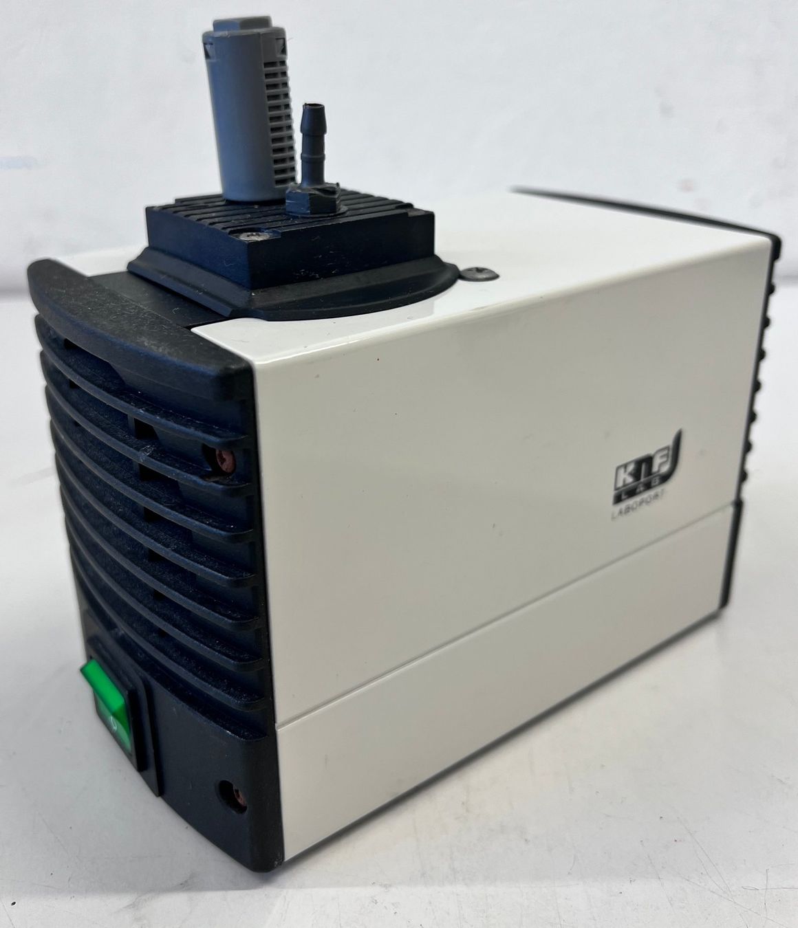 Accessori da laboratorio: KNF N86KN.18 Vakuum Pumpe – Usato da Niederdorf venduto da LeptonAG_Labor