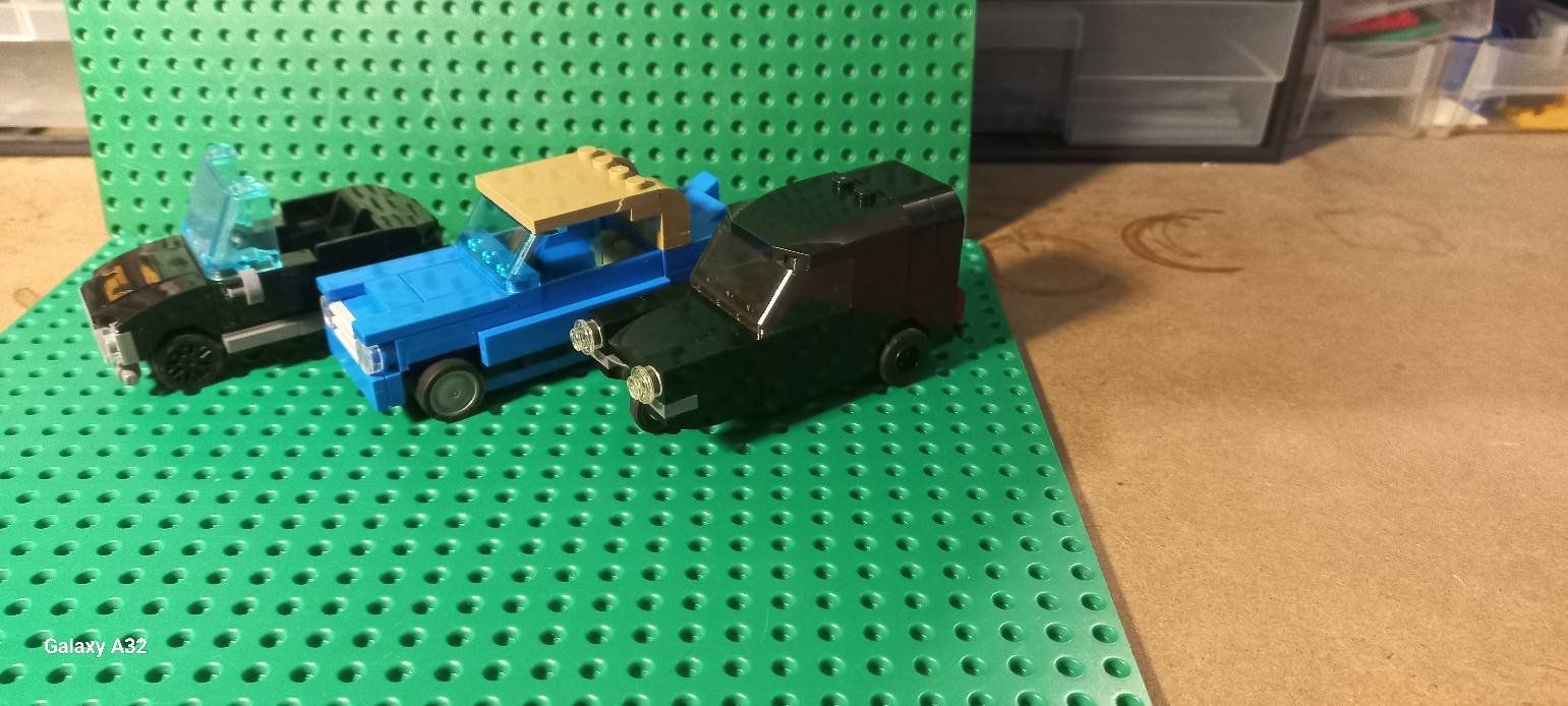 Lego Giocattoli: Lot de 3 voitures Lego – Usato da La tour de treme venduto da Legocreation82
